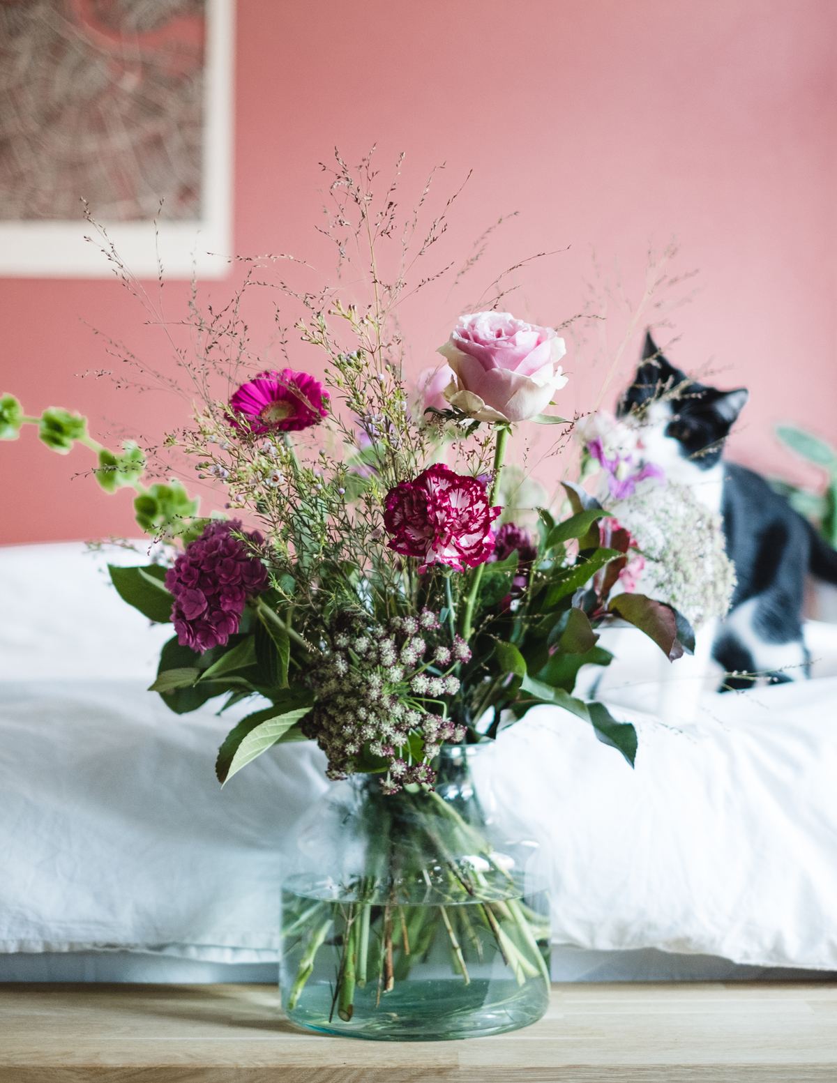 A Romantic Bouquet with a Wild Touch: Mixing Flowers and Grasses